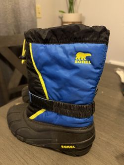 Like New Sorel Snow Boots For Boys 