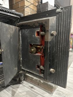 Morris & Ireland Safe with MacNeale & Urban 3-Tumbler Lock  Not working with combo