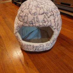 Cozy Cat Cave