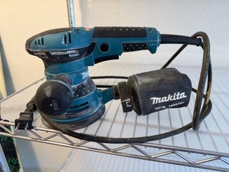 Makita Random Orbital Sander with Dust Bag