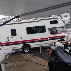 1982 Minnie Winnie Motorhome