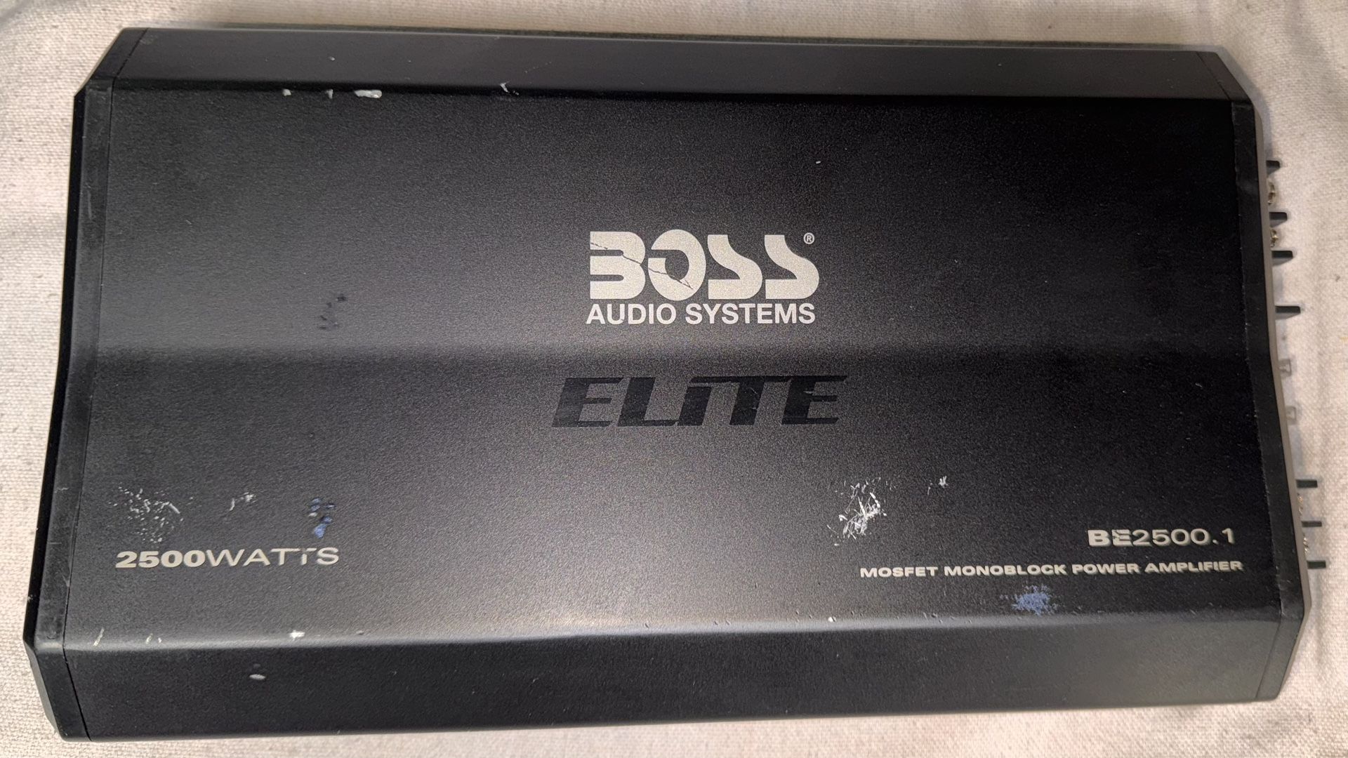 Boss audio BE2500-1 amp