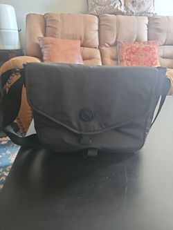 MEN'S SHOULDER BAG BRAND NEW AND VERY SPACIOUS AND STURDY AND WATER PROOF