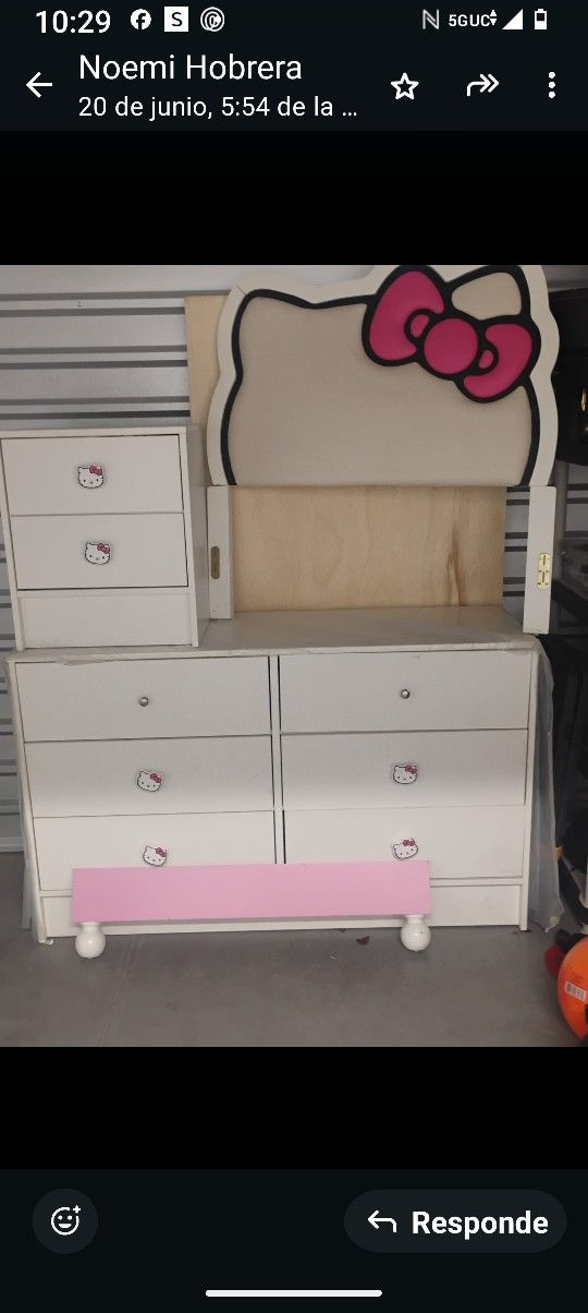 Hello Kitty Twin Y Vanity Set 4 Pieces 400