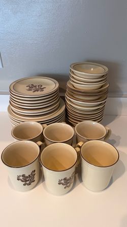Pfalzgraff 38 piece stoneware dinner set