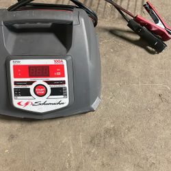 Schumacher Battery Charger / Engine Starter (100A, 6V/12V