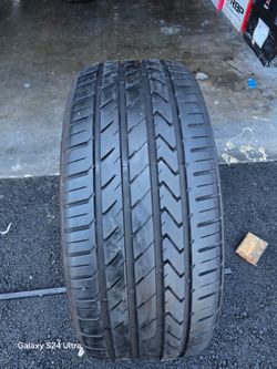 Only One used Tire 275 35r24 (106W)  Lexani  $70.00