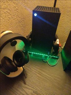 Xbox series x with 1tb SSD Seagate expansion card, 3 elite controllers, and a headset
