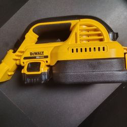DeWalt 20v 1/2 Gallon Cordless Wet Dry Vac DCV517  With Battery