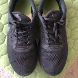 Nike / Men’s shoes/ size 1O/ Black