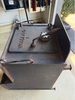 Wood Stove w/ Fire Brick Liner (45L x 28H x 21W)