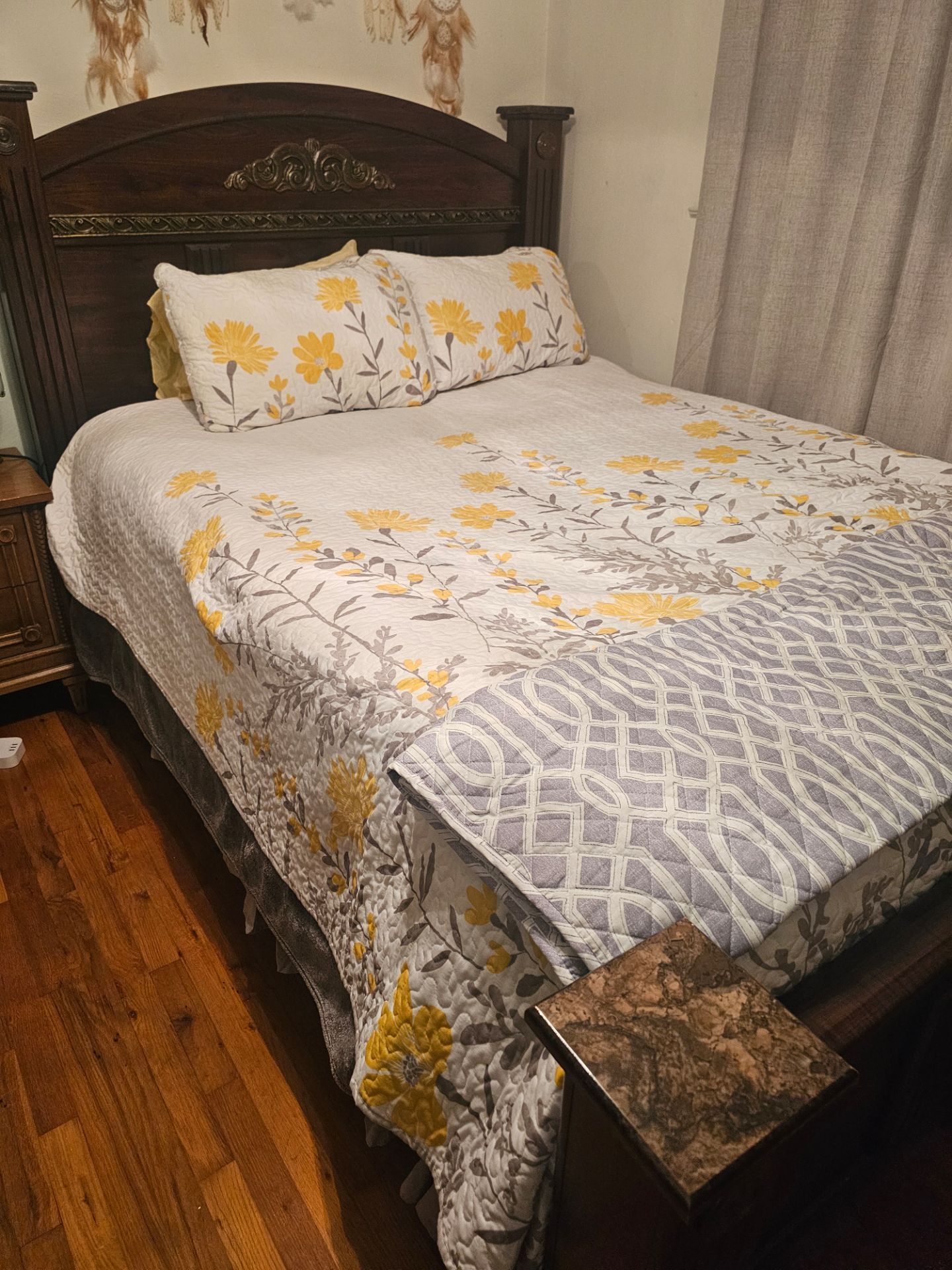 Complete queen frame and matress