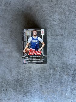 Topps Blackout Target Exclusive Blaster 2025-26