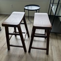 Brown wide bar stools