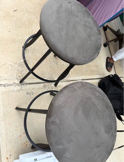 Set of 2 Round Stools with Metal Base