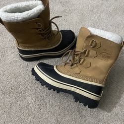 Sorel Woman’s Caribou Boots, Tan , Sz 6