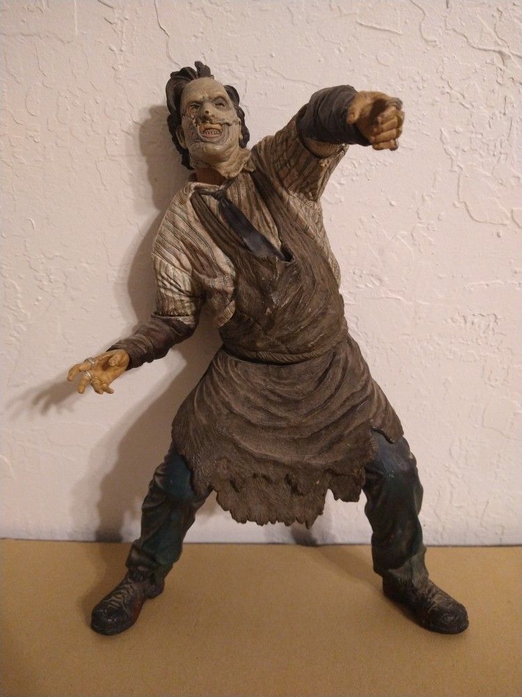 Texas Chainsaw Massacre Leatherface 12 inch Figure