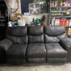 Recliner ashley couch 