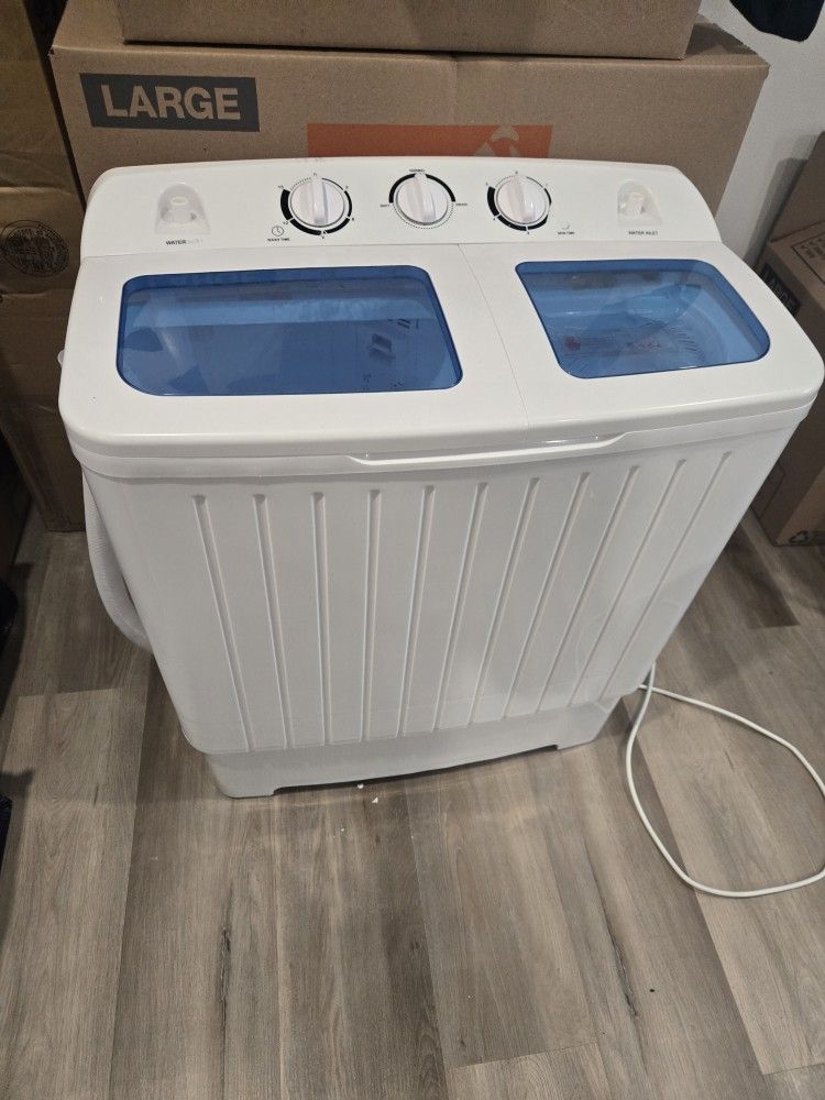 Compact Twin-Tub Washer and Spinner Combo
Used, good condition
Twin tub design with separate washer and spin cycle compartments
Compact and portable –