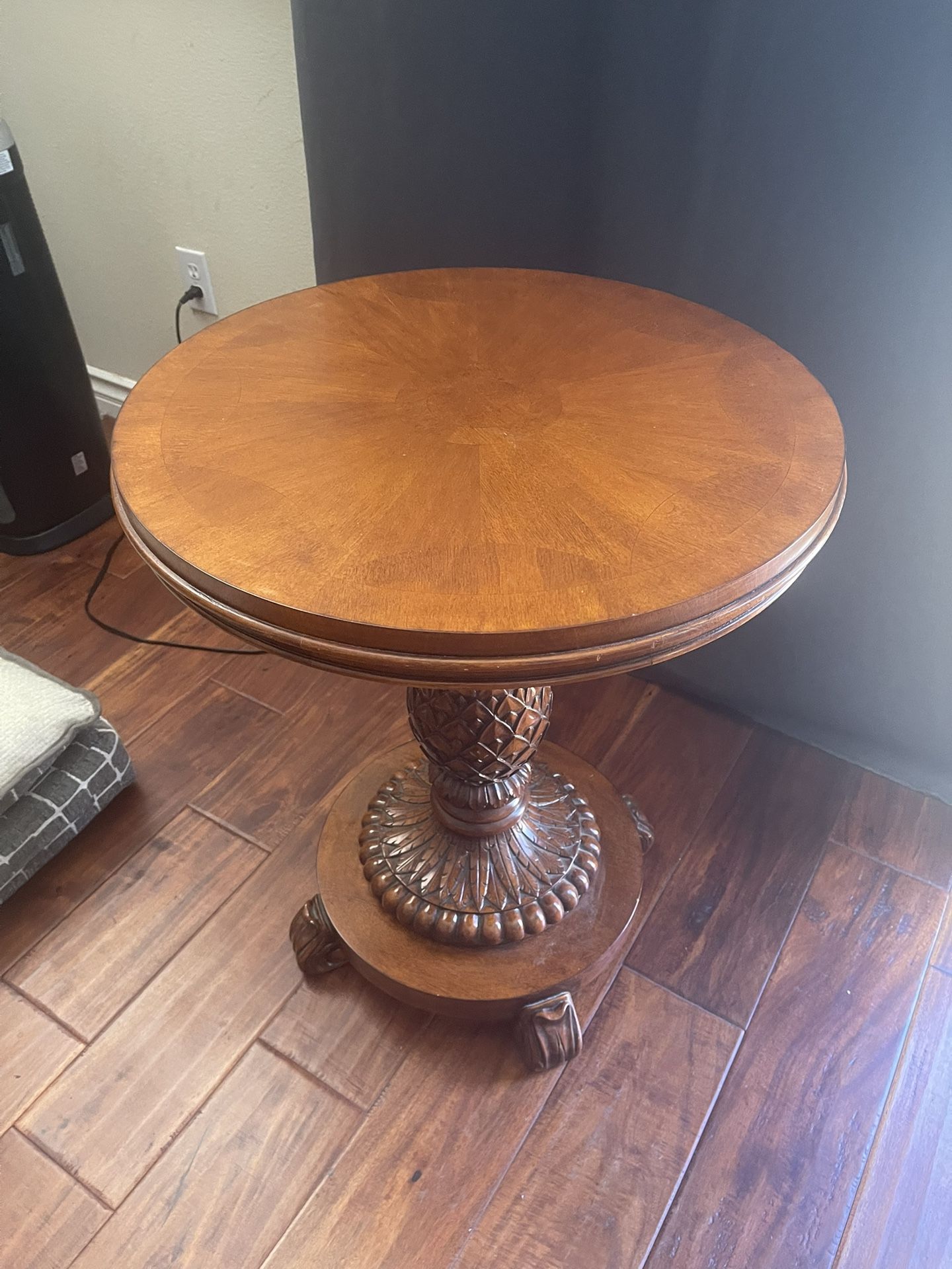Ethan Allen Pineapple Table 