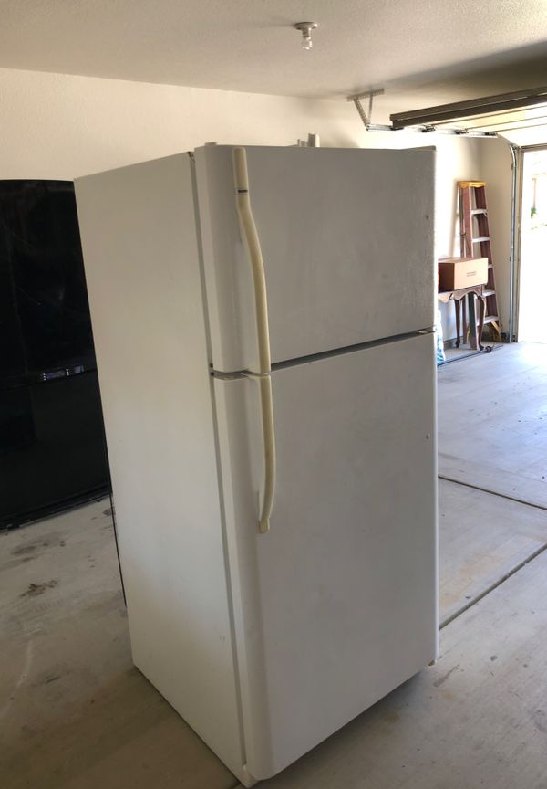 Fridge for Sale in Visalia, CA - OfferUp