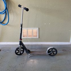 Razor Black Label A5 Kick Scooter