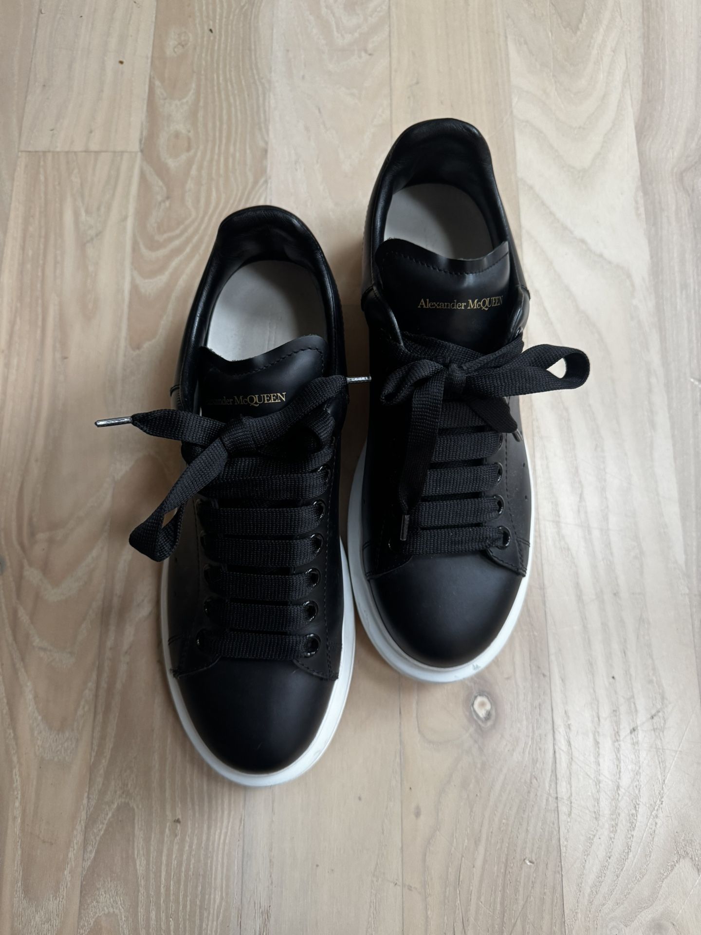 Alexander McQueen Designer exaggerated -sole sneaker Eu 39. Us 9