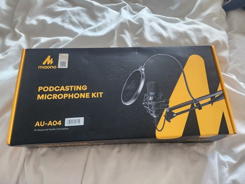 Maono Podcasting Microphone Kit