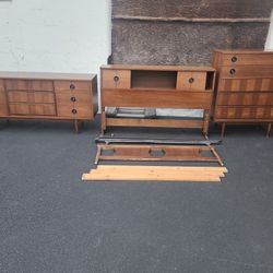 Atomic Mid-Century Modern Stanley Complete Bedroom Set 