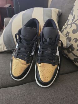 Jordan low gold toe