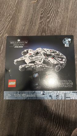 Millennium Falcon LEGO set