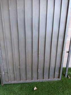 Puerta de metal