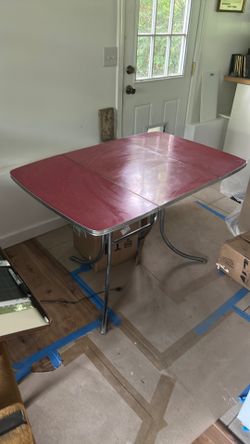Cool vintage kitchen table