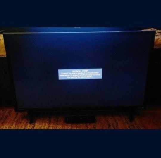 VIZIO 32" TV WITH REMOTE (USED) GREAT PICTURE! Please Read Description.