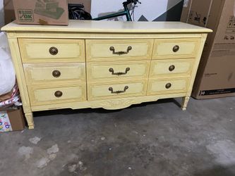 OBO - must pick up- Yellow children’s bedroom set + Lamps