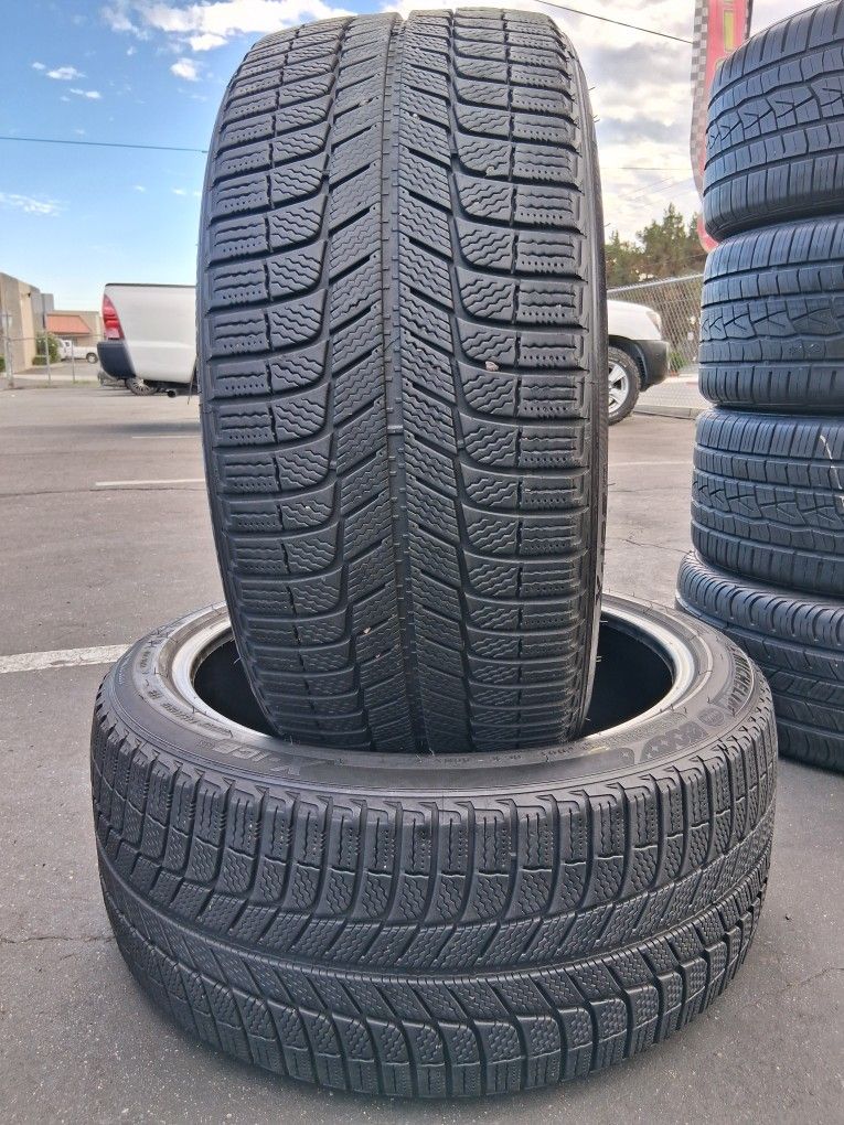 Tengo un par de llantas en muy buenas condiciones marca Michelin 245/40 R19 instalacion y balanceo por el mismo precio
