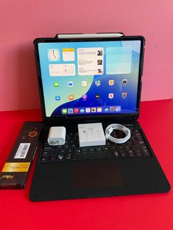 Apple IPad Pro 12.9” 5th Generation (M1 chip/ Face ID/2021) 128GB with pen, keyboard & Accessories