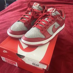 Nike Dunk Unlv