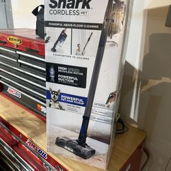 Shark Cordless Pet Rocket 