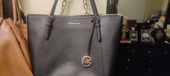 Michael Kor Black Purse 