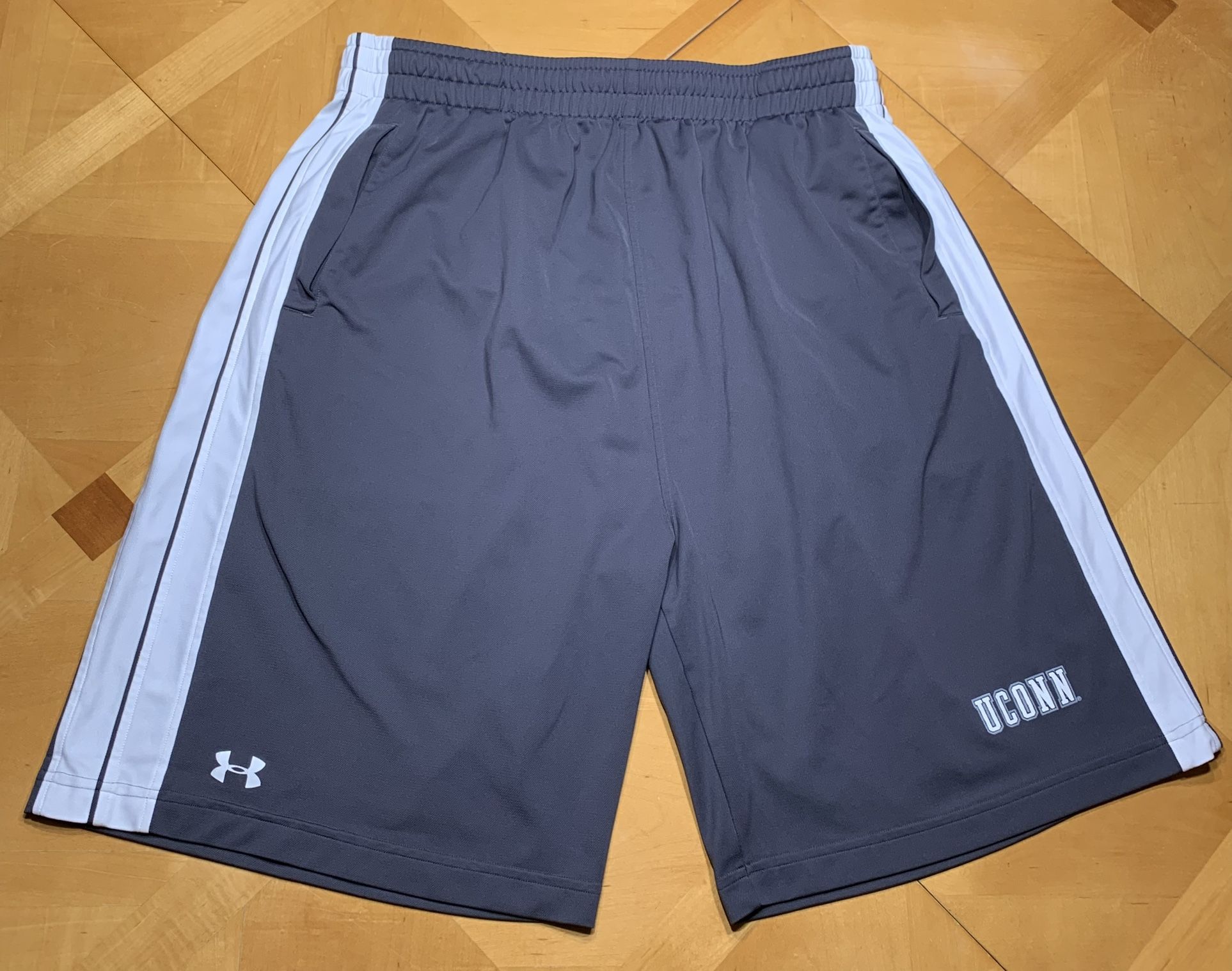 UConn Huskies Under Armour Basketball Shorts Men's XL Gray