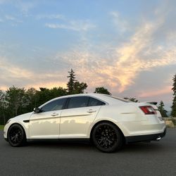 2010 Ford Taurus