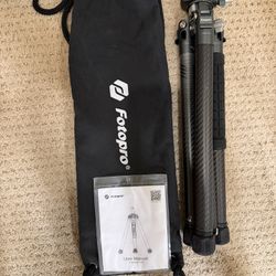 Fotopro X-Aircross 3 Carbon Fiber tripod essentially brand new
