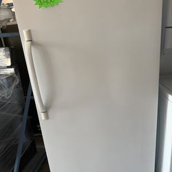 FRIGIDAIRE ALL REFRIGERATOR – $400