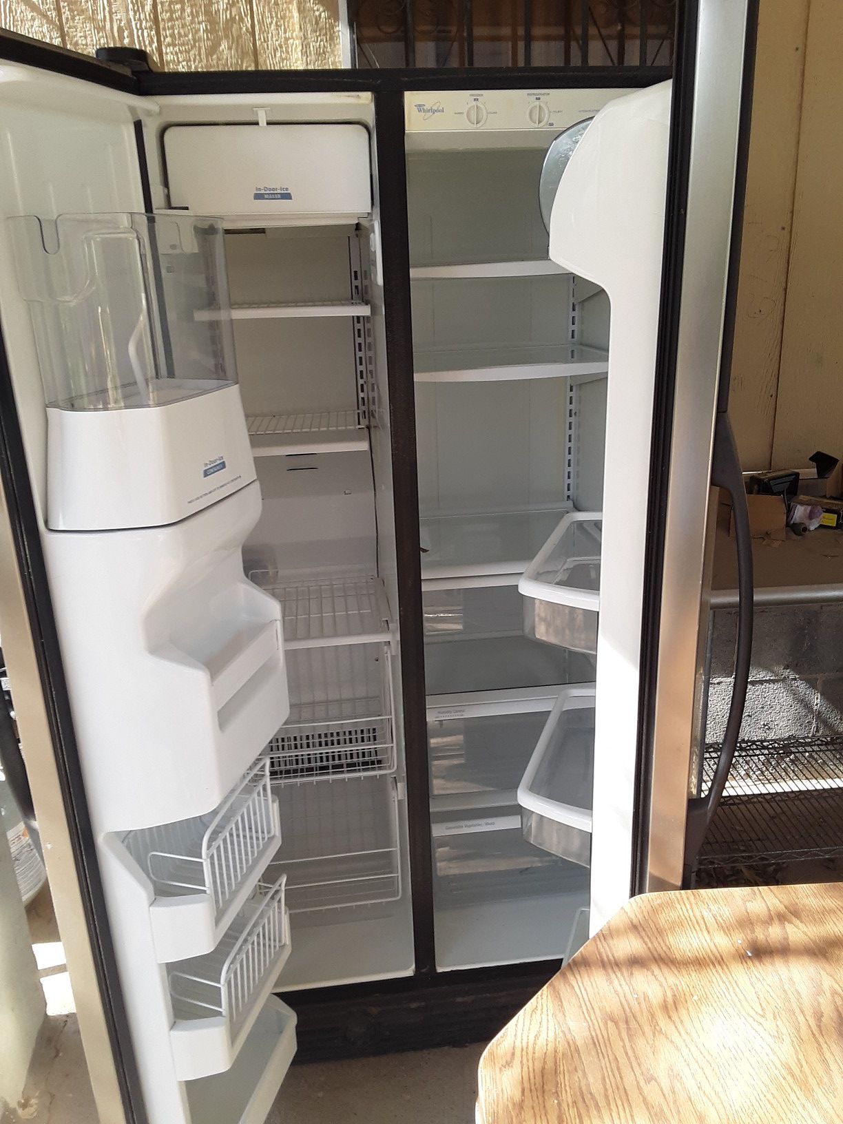 Refrigerador Whirlpool 2 puertas...$100 obo