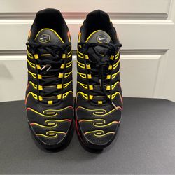 Size 13 air max plus