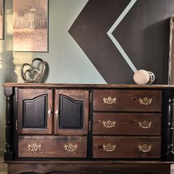 Dresser / Buffet Cabinet