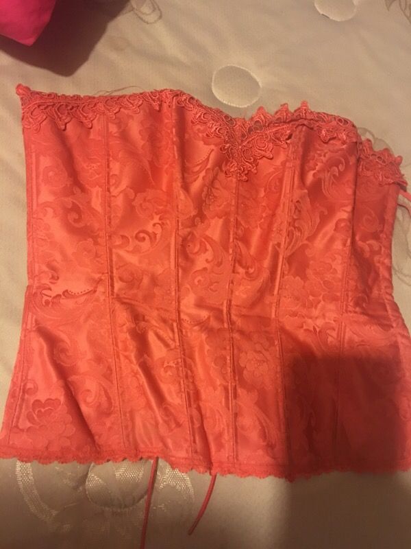 Peach color Fredericks of Hollywood corset only wore once