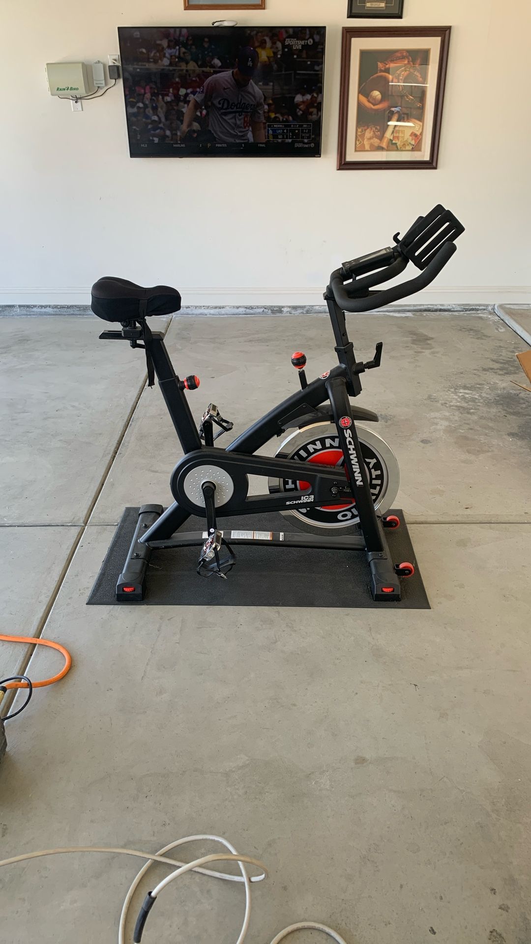 IC3 Schwinn Bike