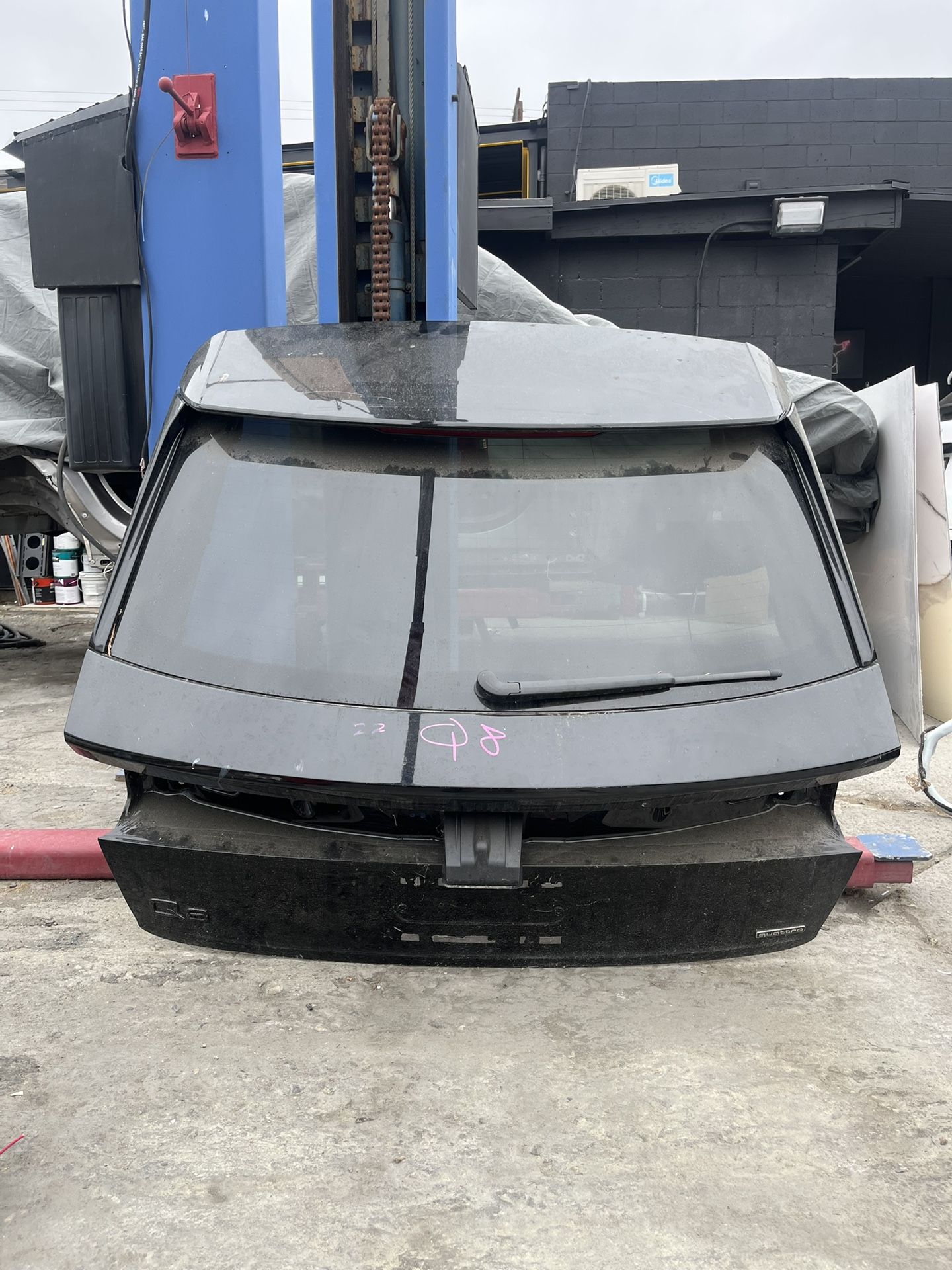 2022 Audi Q8 Parts. Gate. Door.